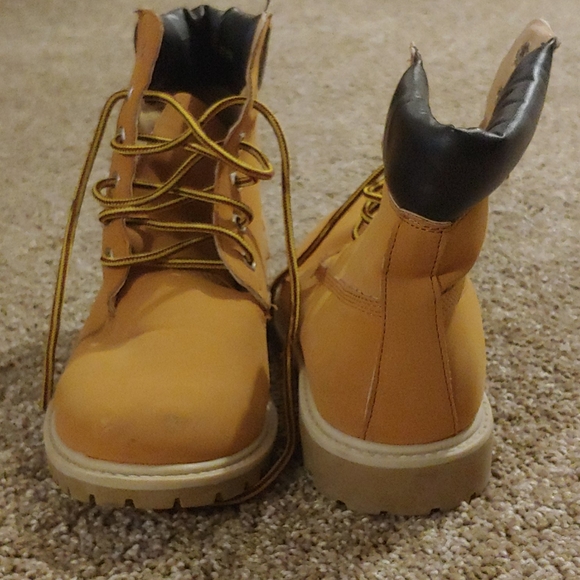 Boots - Picture 2 of 7